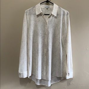 Med Cream and Gray Patterned Halston Blouse